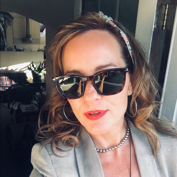 Meet your Posher, Julie - Picture 1 of 1